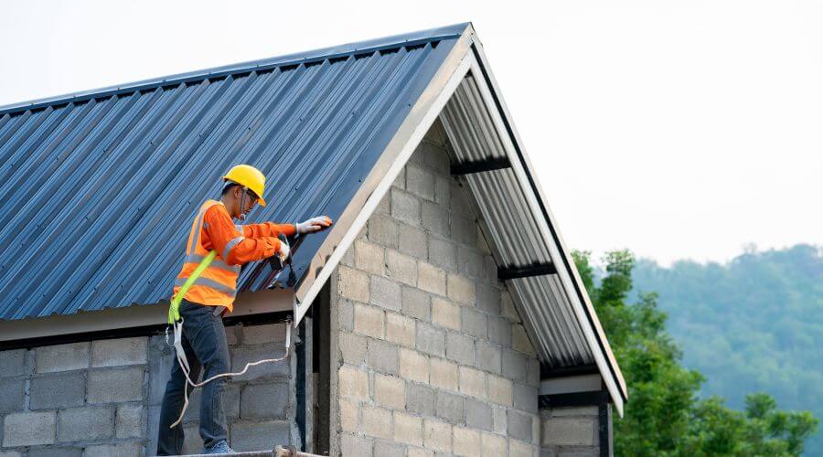 Professional gutter cleaning in Whitesville, KY